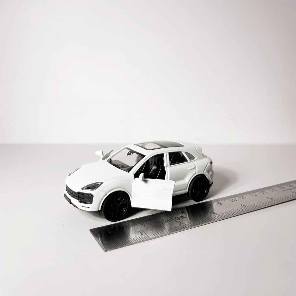 1:43 Porche kayne Metal Diecast Car White