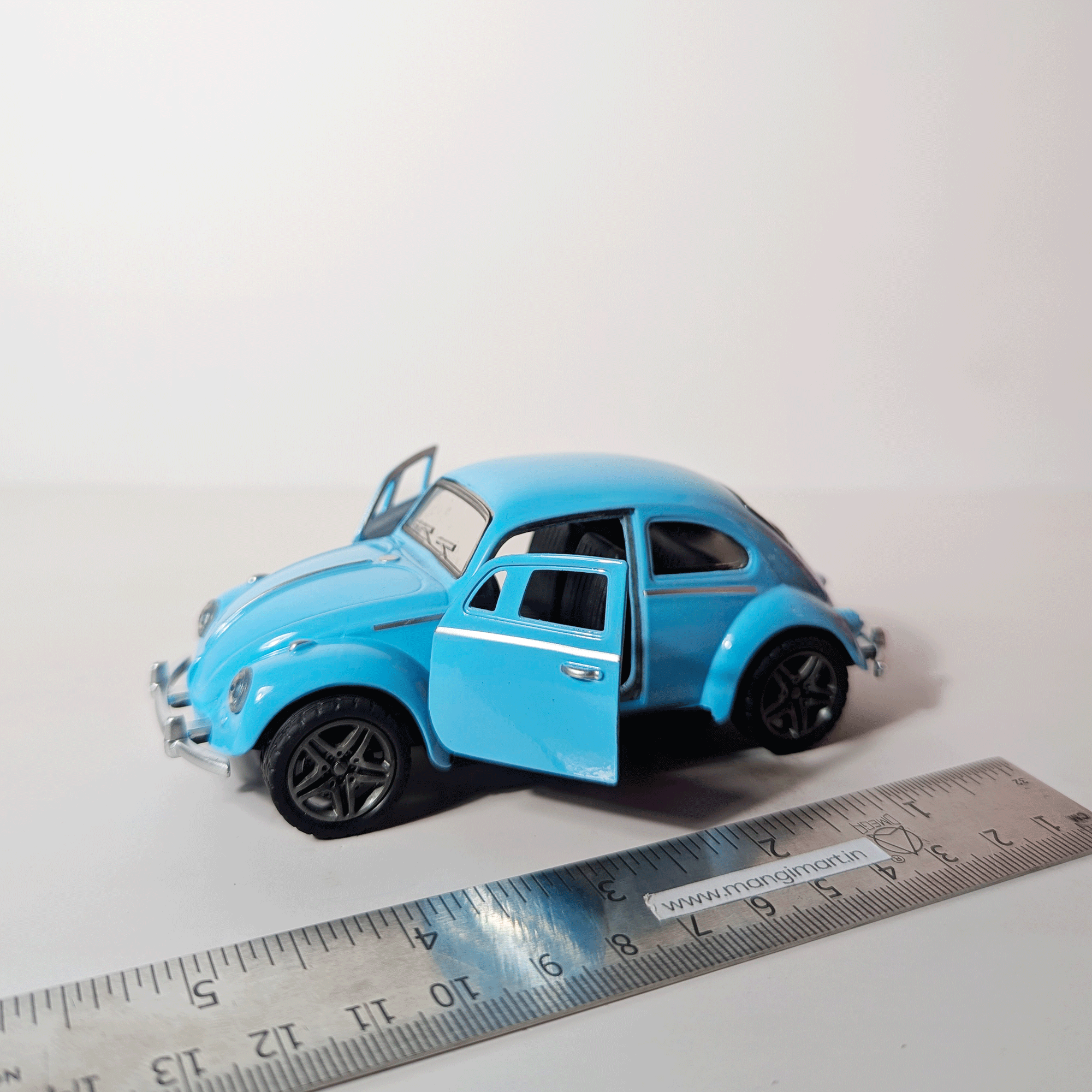 1:36 Beetle Sky Blue