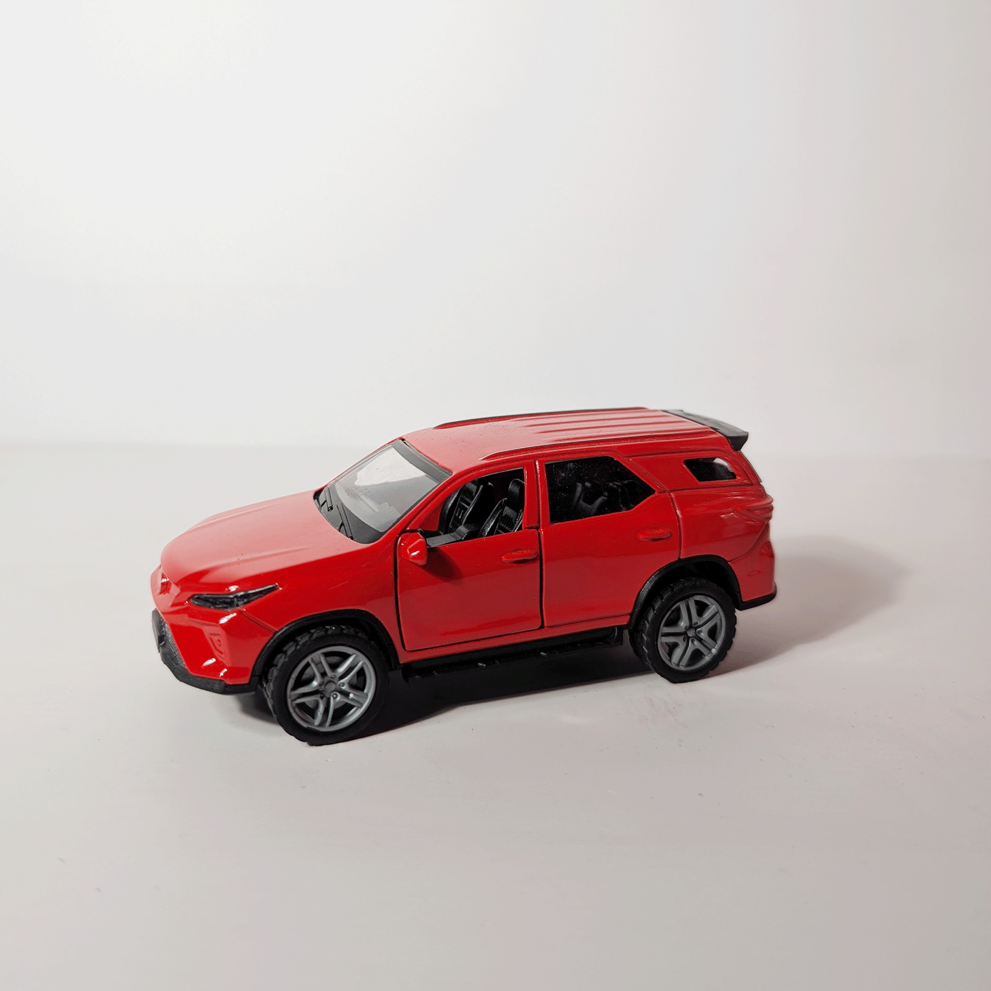 1:36 Fortuner Red