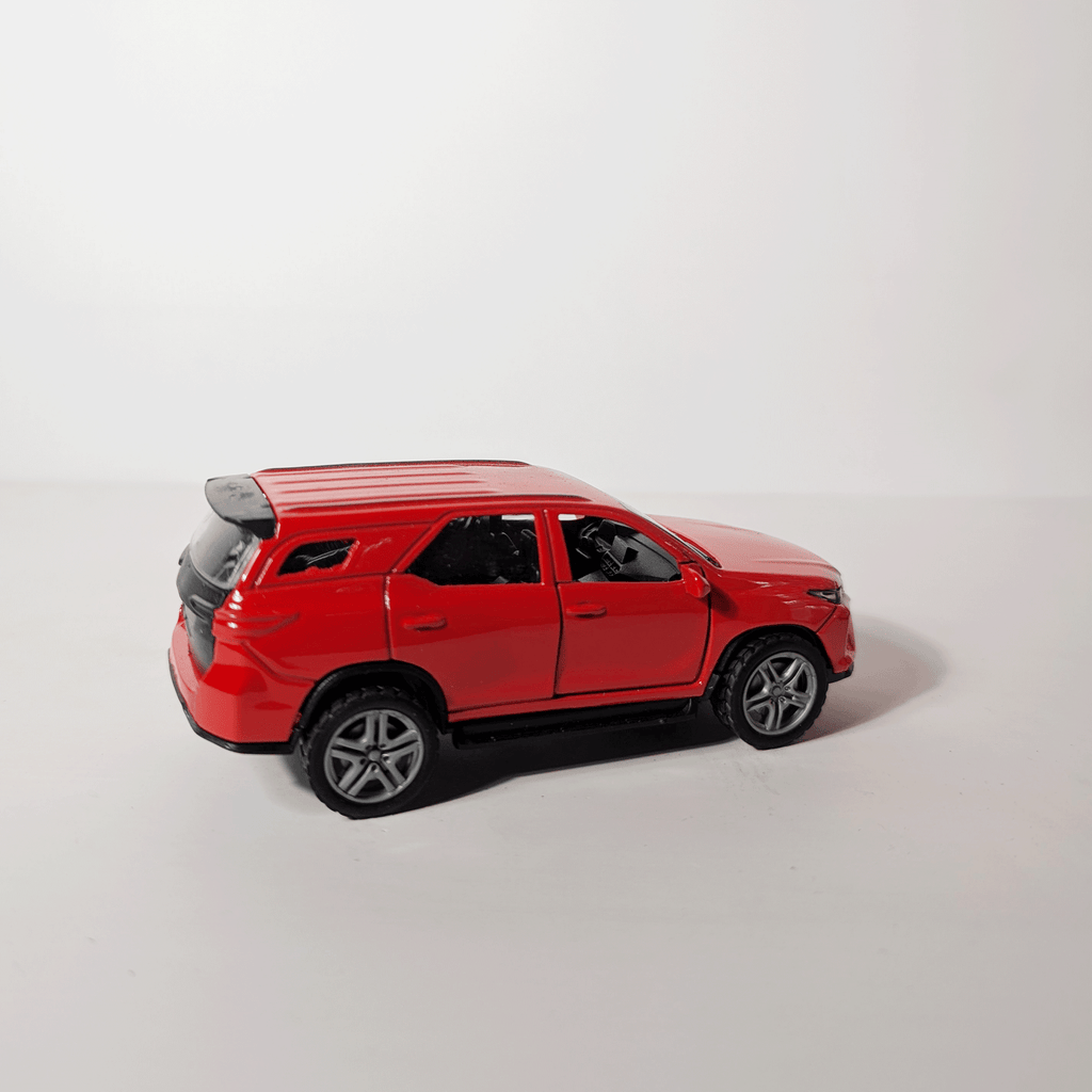 1:36 Fortuner Red