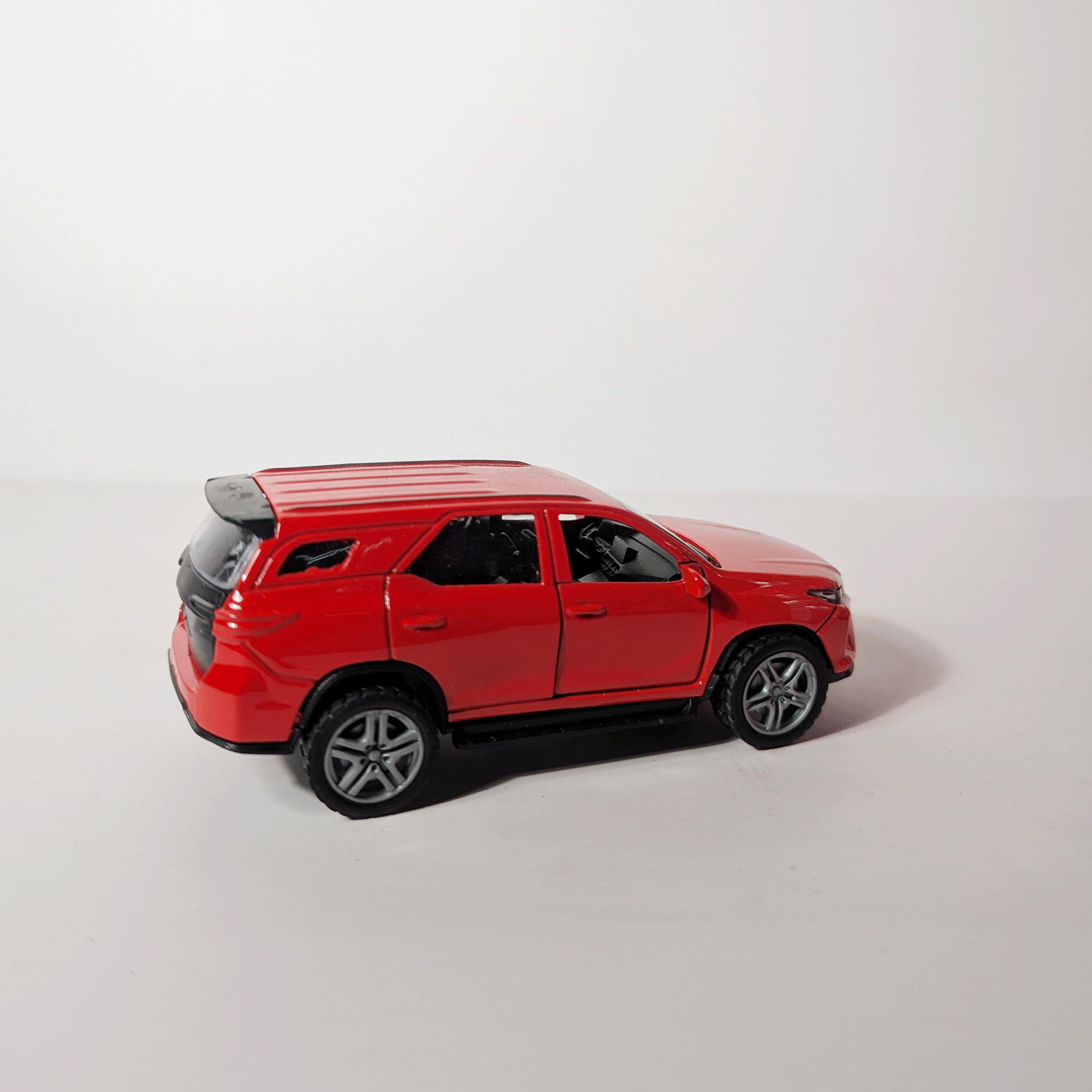 1:36 Fortuner Red