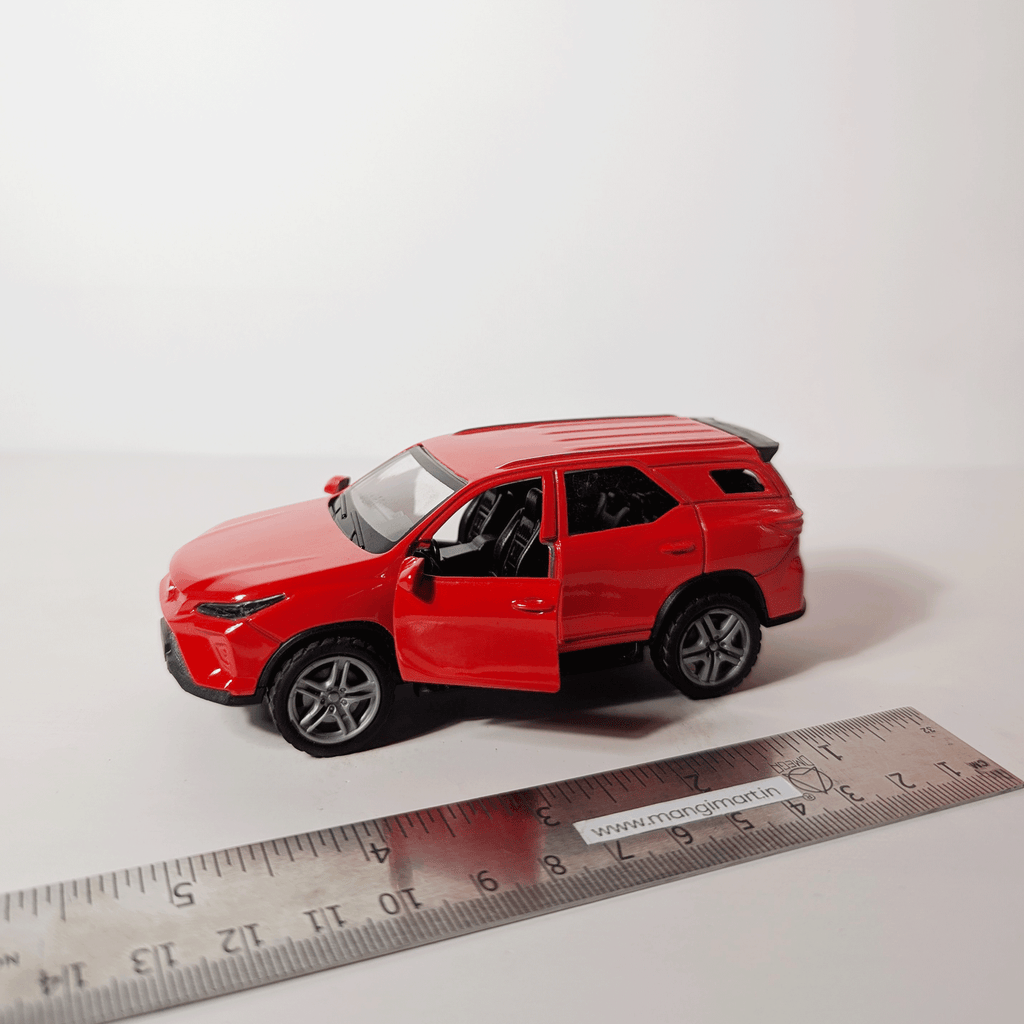 1:36 Fortuner Red