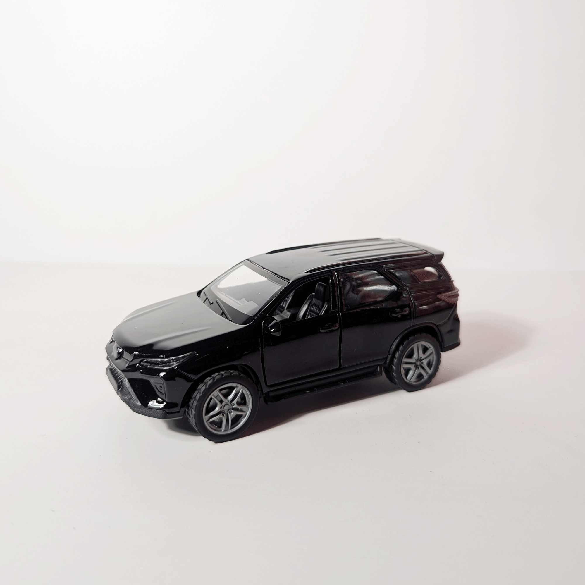 1:36 Fortuner Black