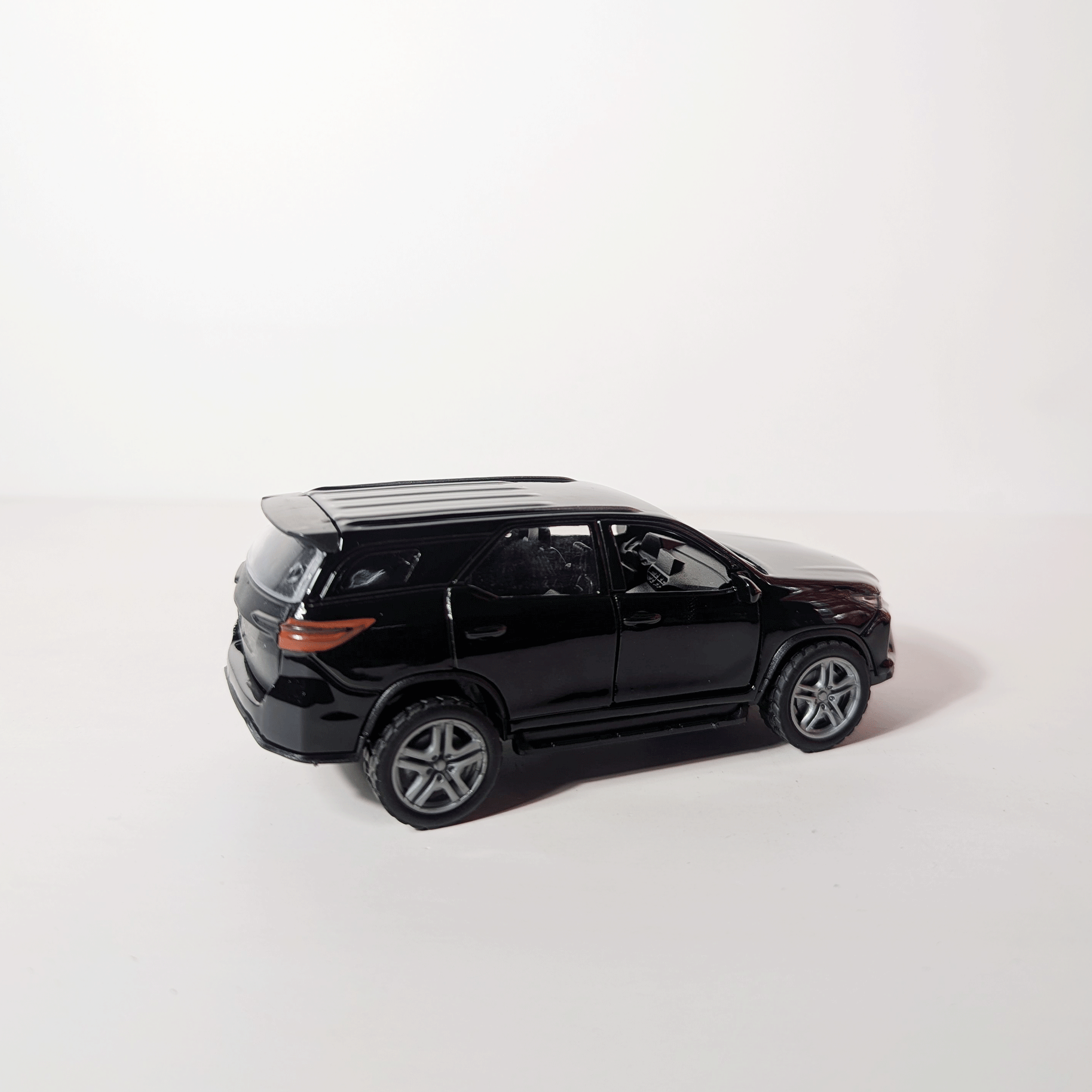 1:36 Fortuner Black