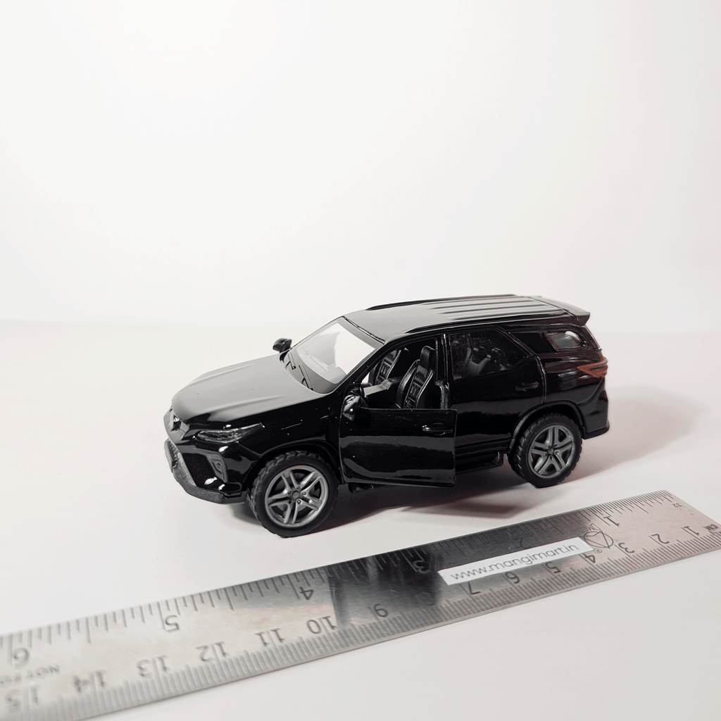 1:36 Fortuner Black