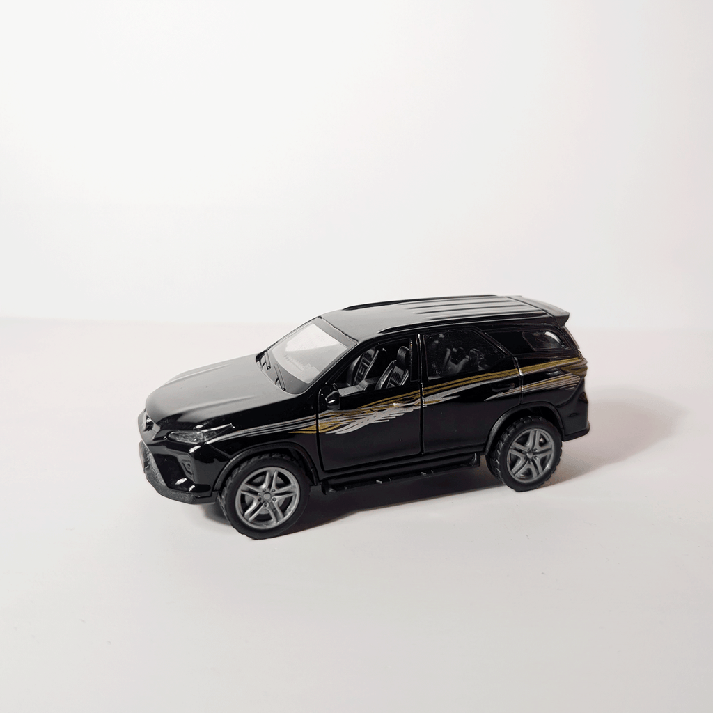1:36 Fortuner Black with graphics