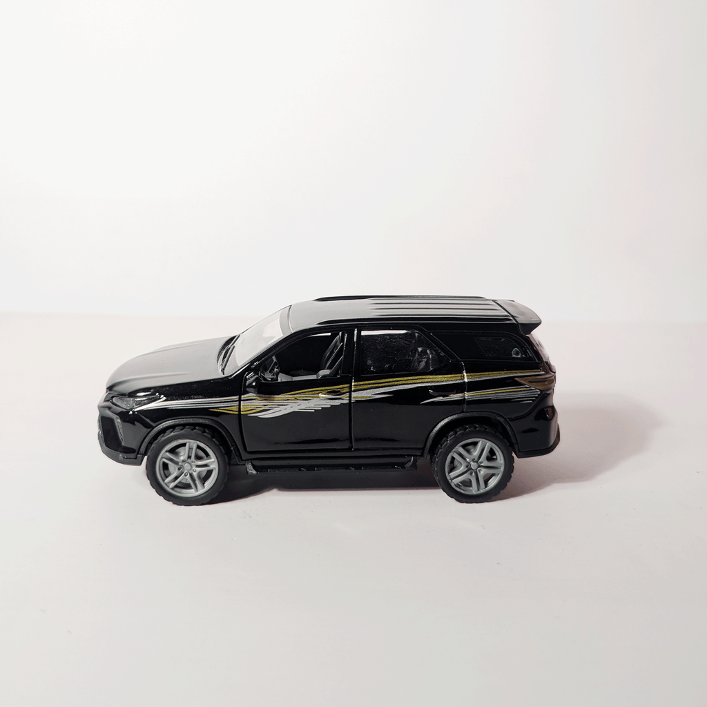 1:36 Fortuner Black with graphics