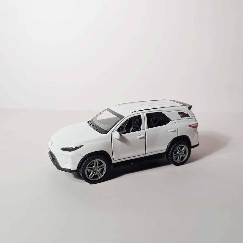 1:36 Fortuner White