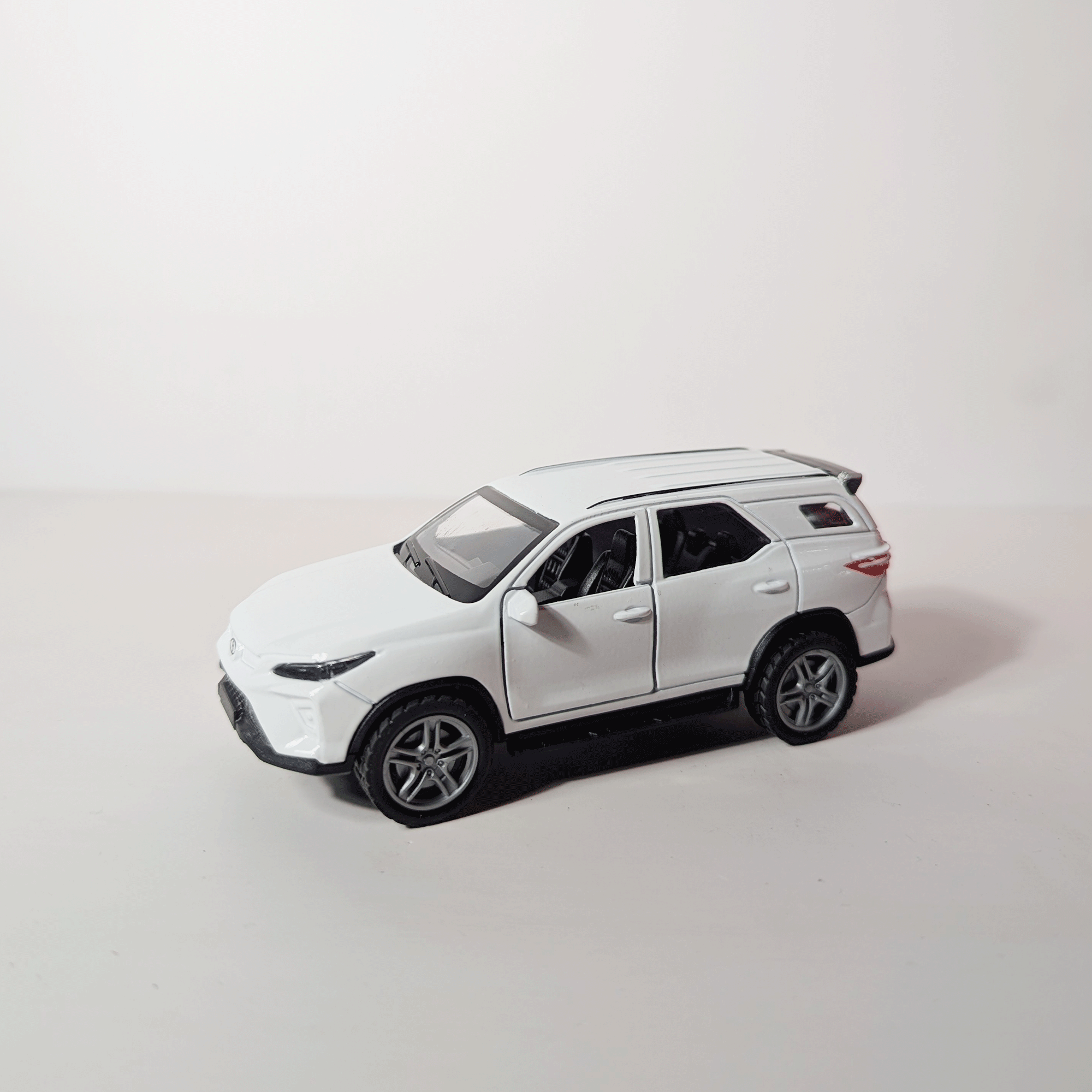 1:36 Fortuner White