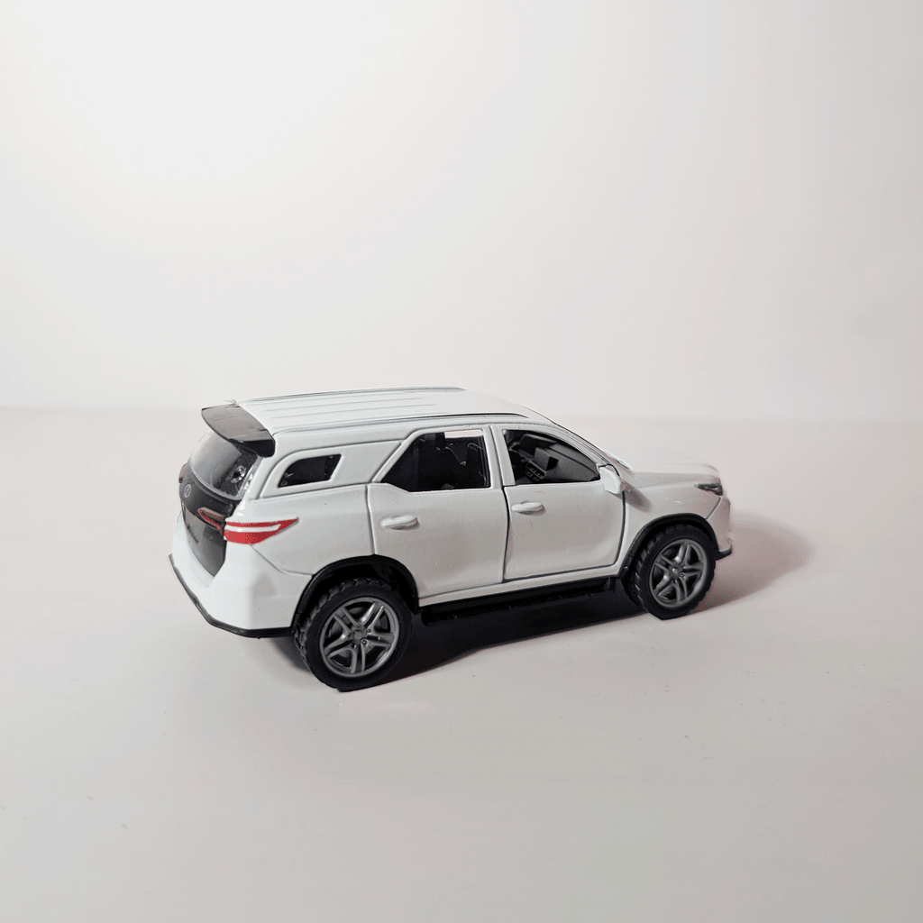1:36 Fortuner White