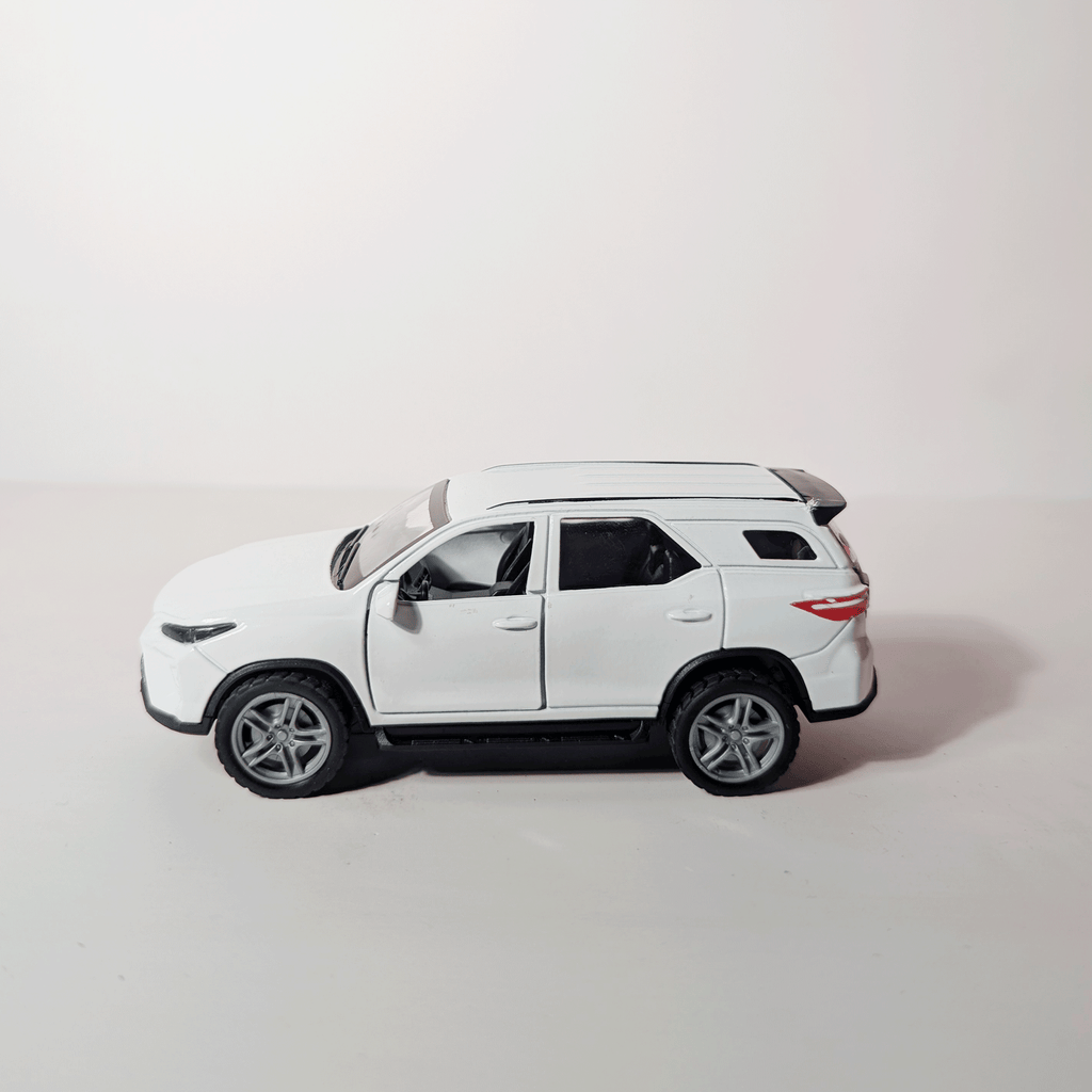 1:36 Fortuner White