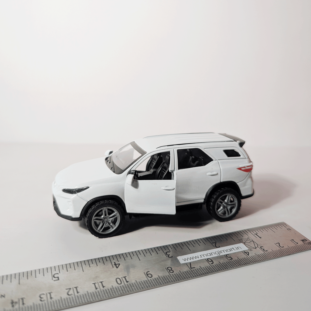 1:36 Fortuner White