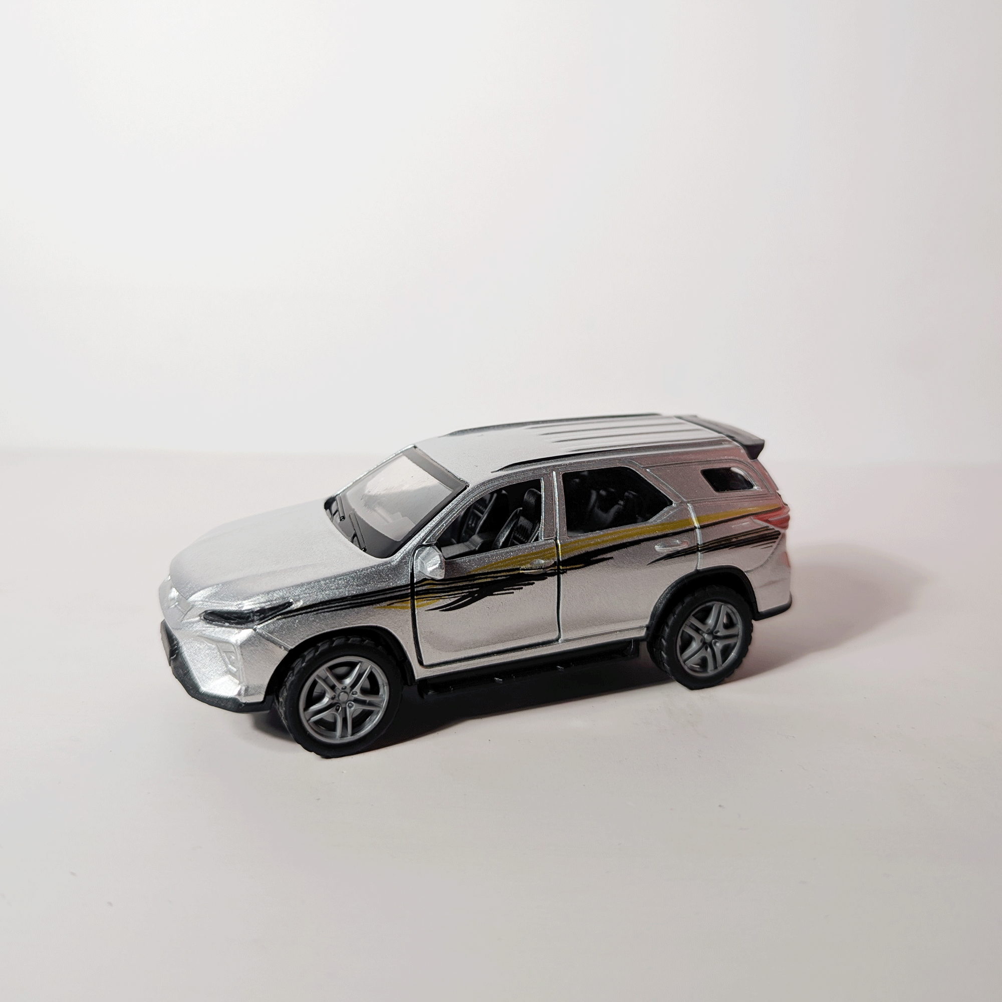 1:36 Fortuner Grey with graphics