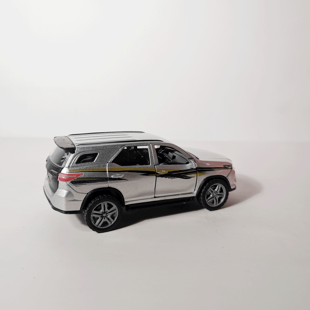 1:36 Fortuner Grey with graphics