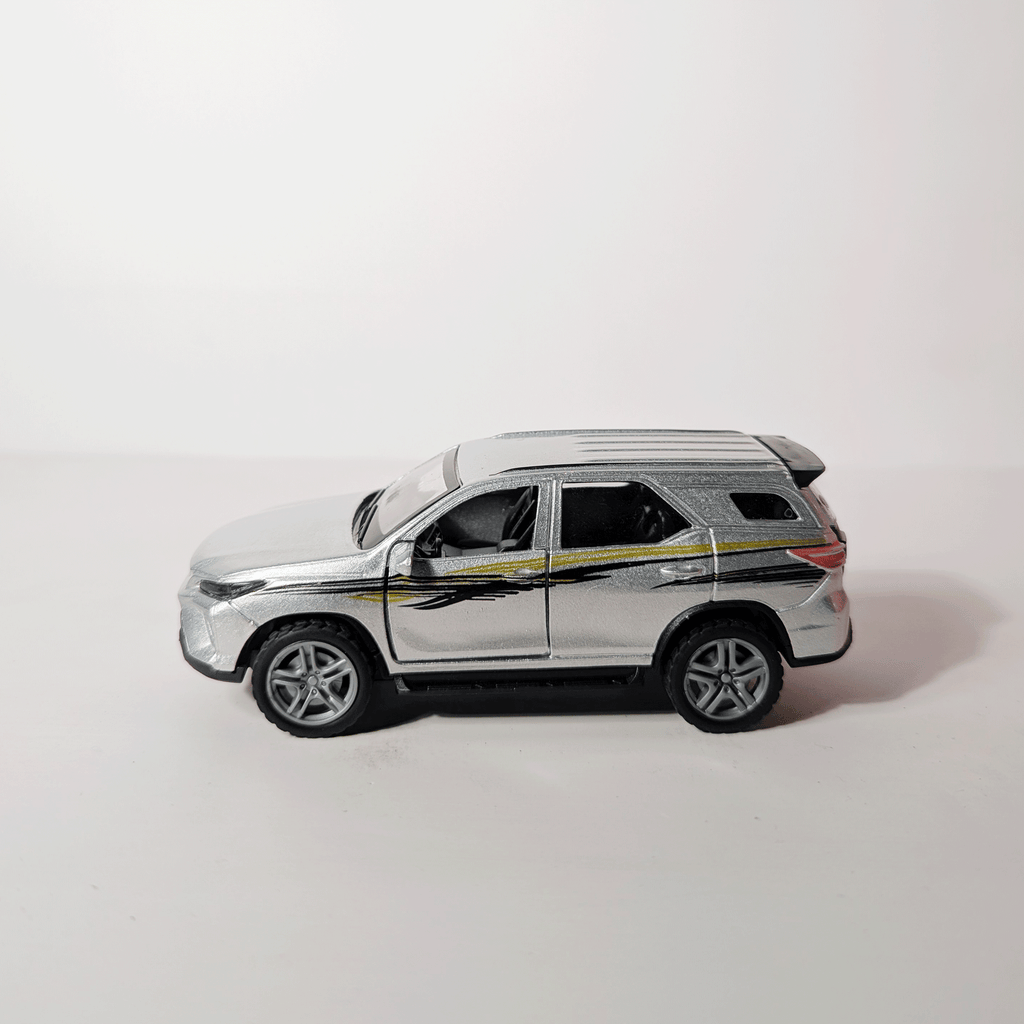 1:36 Fortuner Grey with graphics