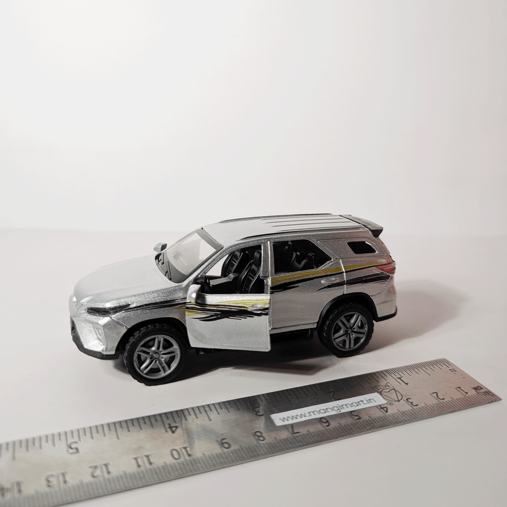 1:36 Fortuner Grey with graphics