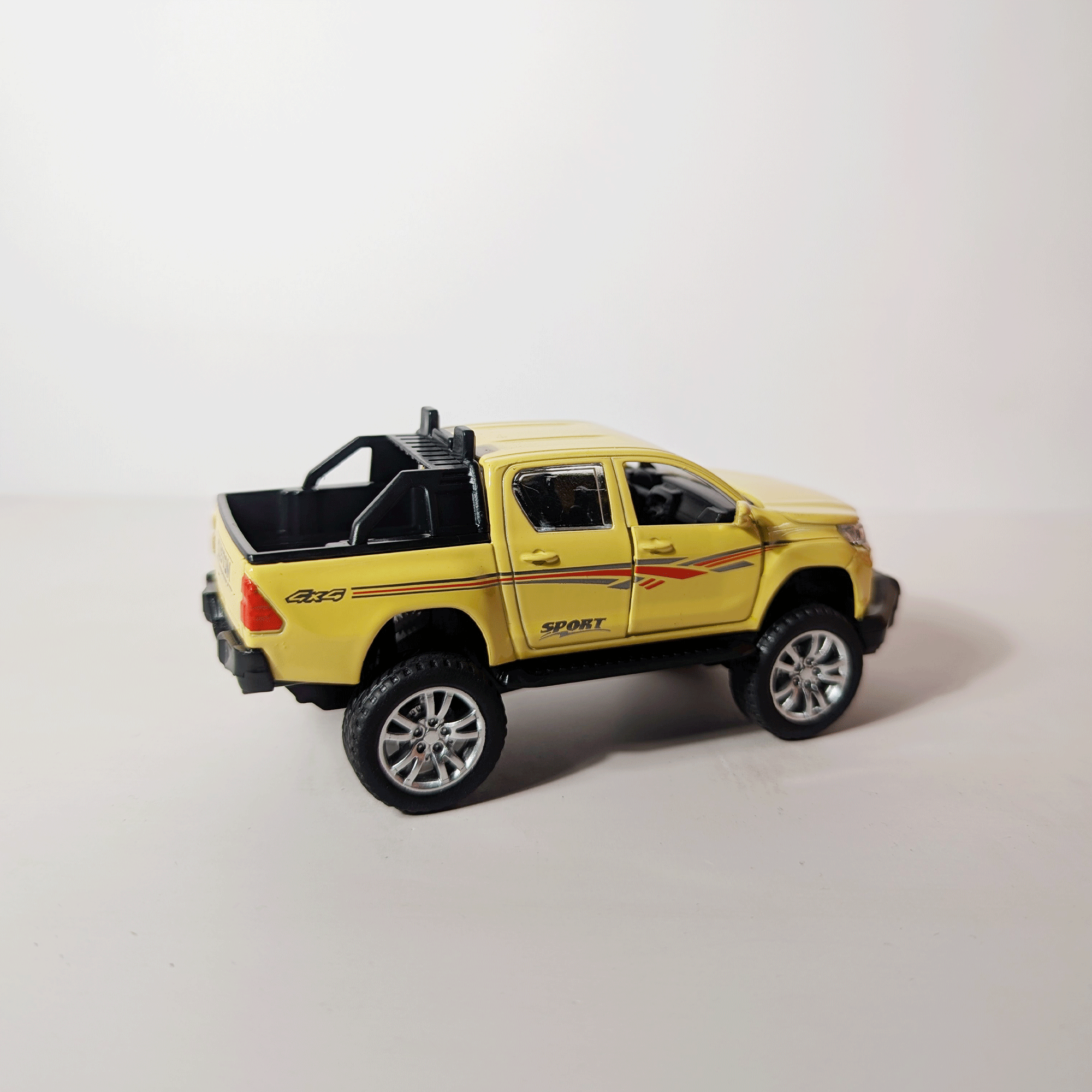 1:36 Hilux