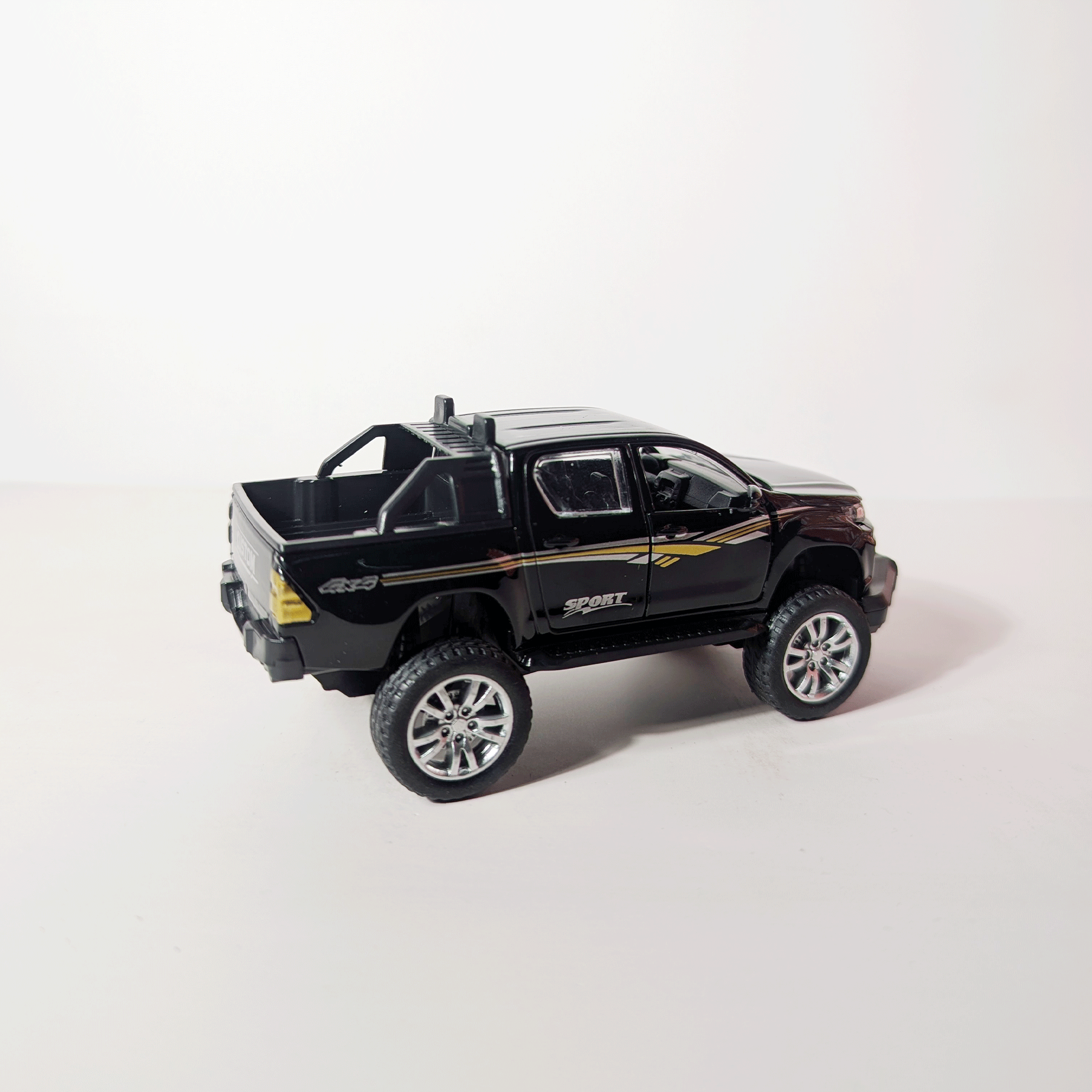 1:36 Hilux Black