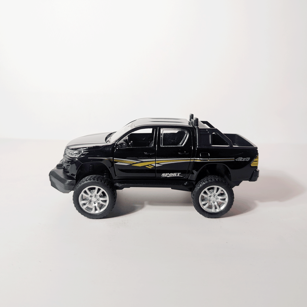 1:36 Hilux Black