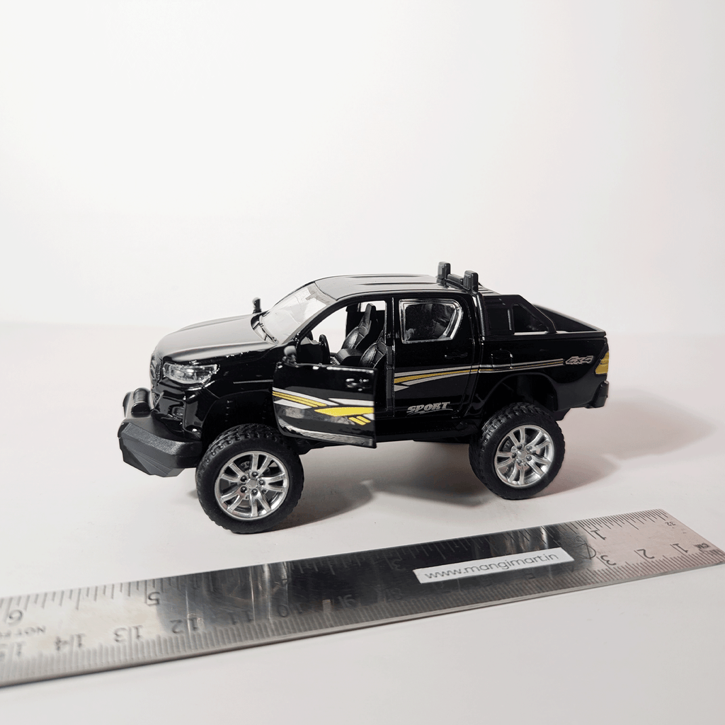 1:36 Hilux Black
