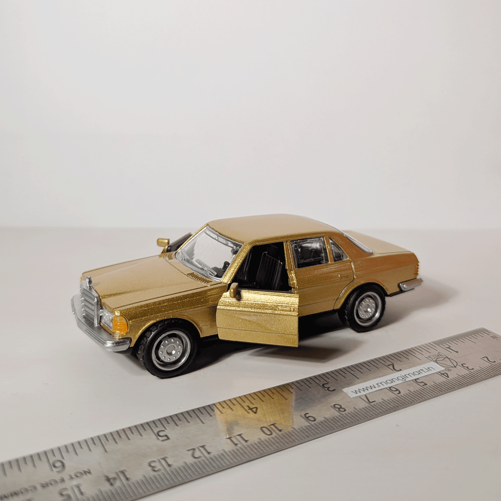 1:36 Benz E- class Vintage Gold