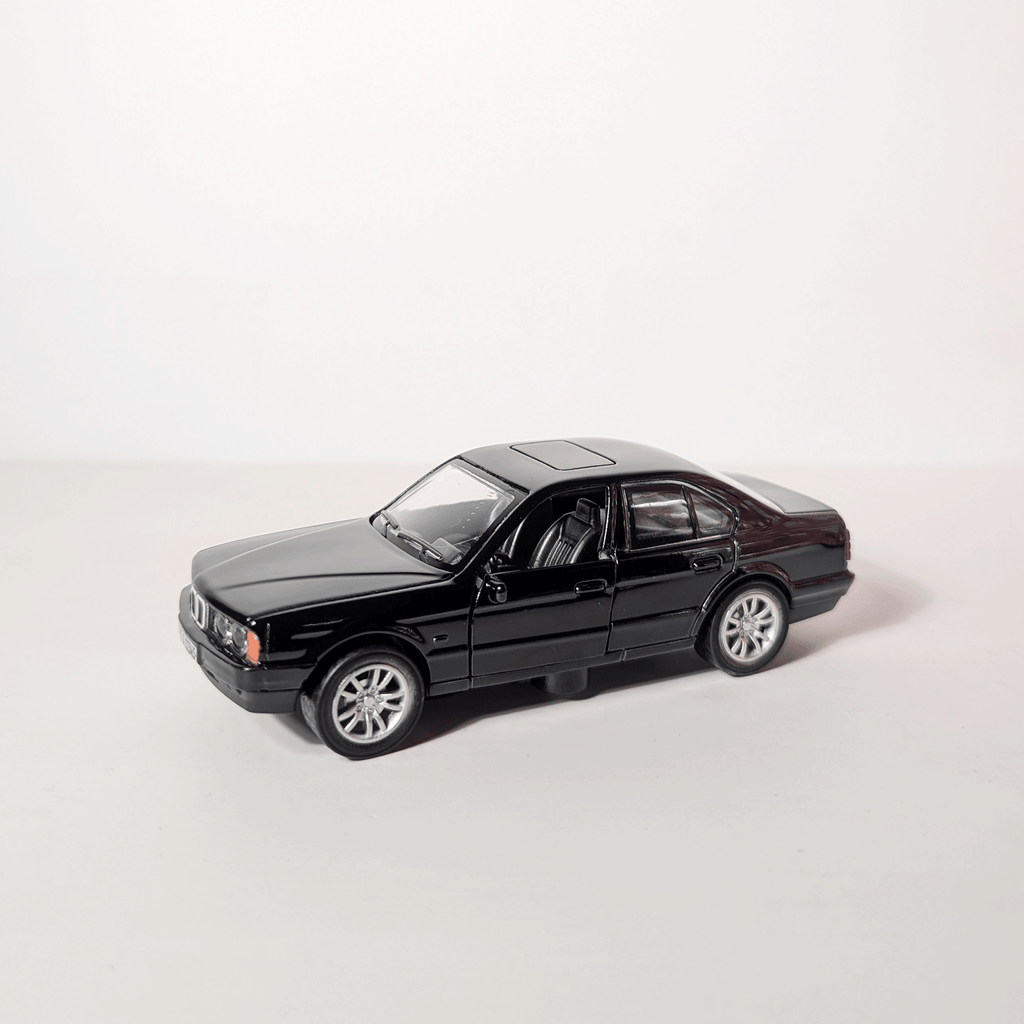 1:36 BMW M5 E34 Black