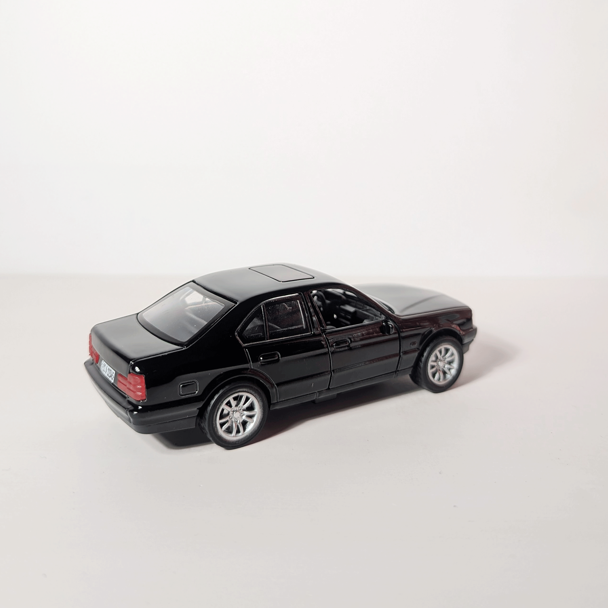 1:36 BMW M5 E34 Black
