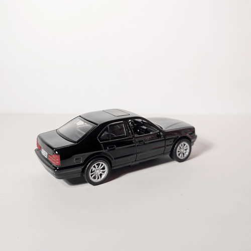 1:36 BMW M5 E34 Black