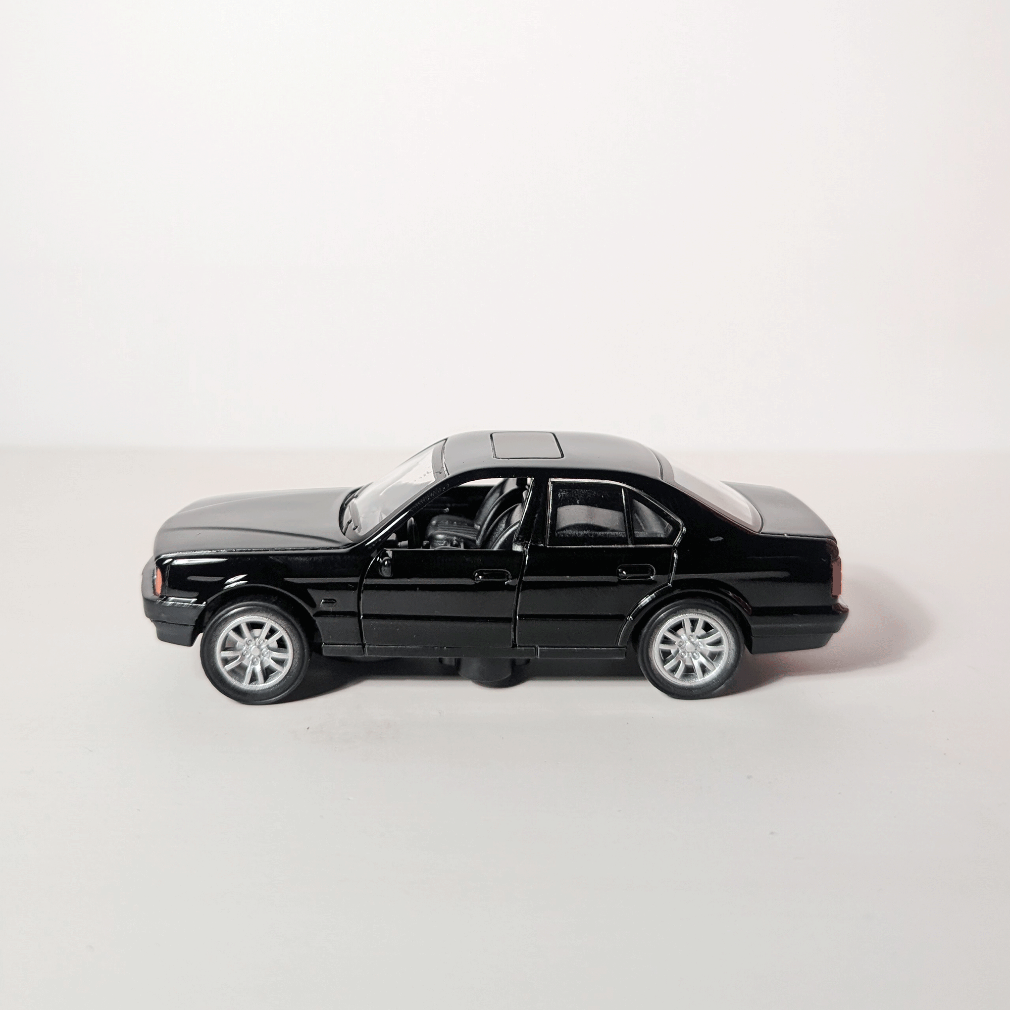 1:36 BMW M5 E34 Black
