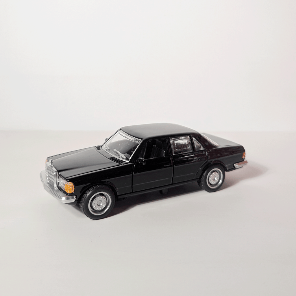 1:36 Benz E- class Vintage Black