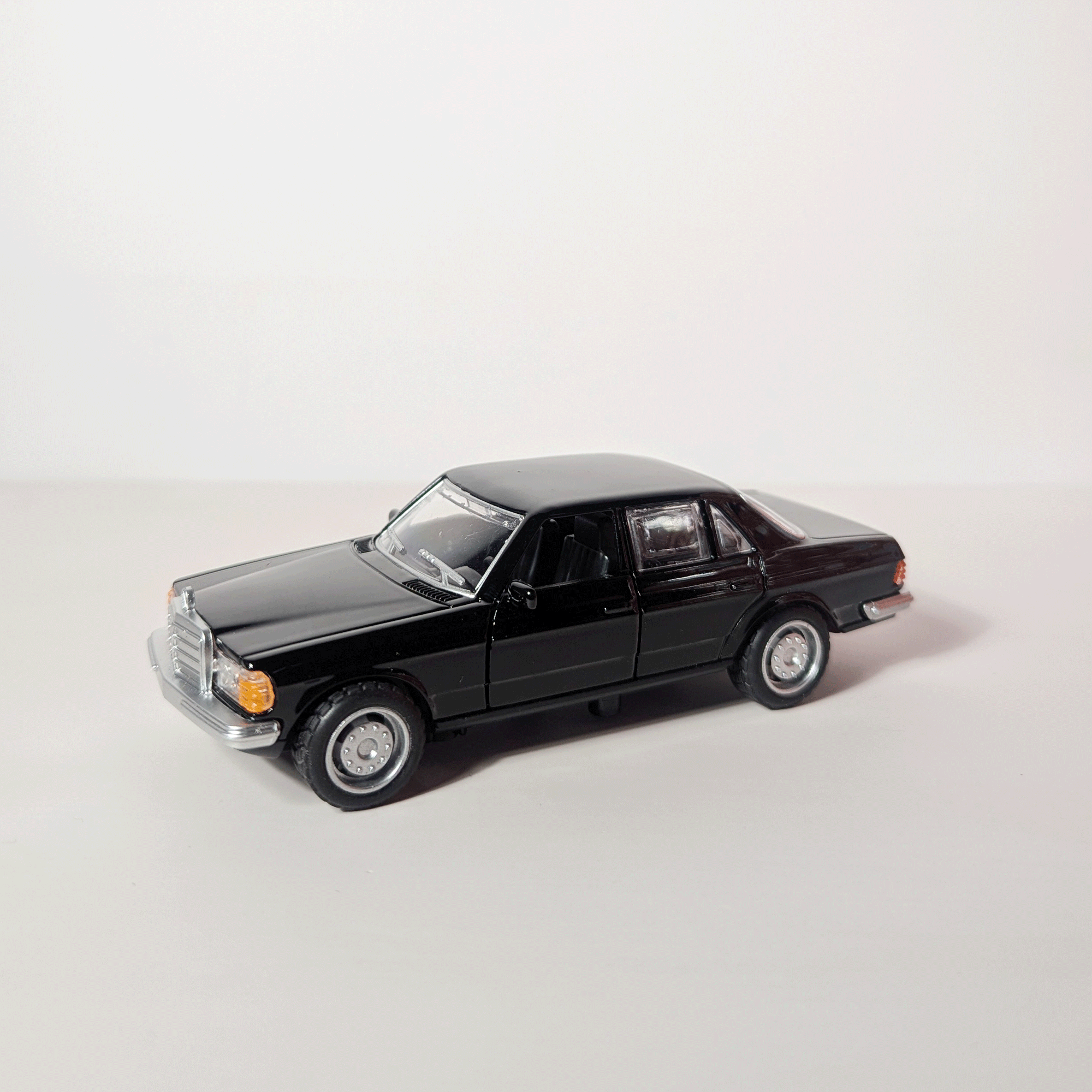 1:36 Benz E- class Vintage Black