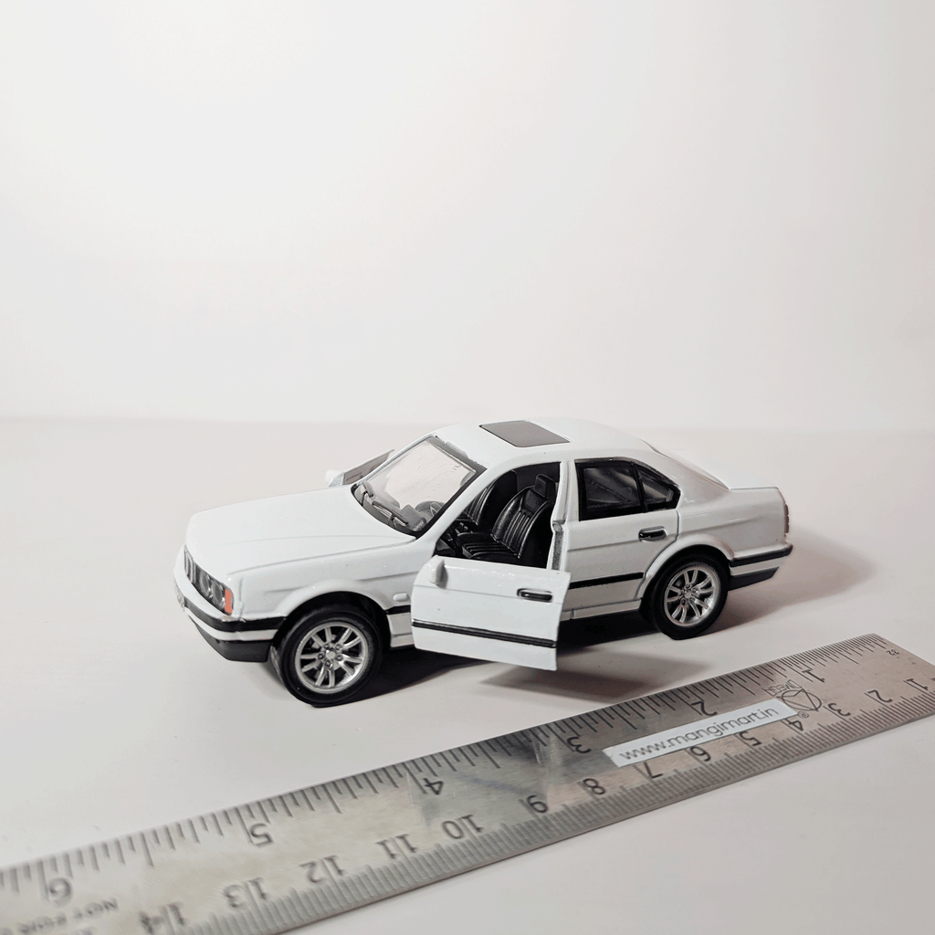1:36 BMW M5 E34 White
