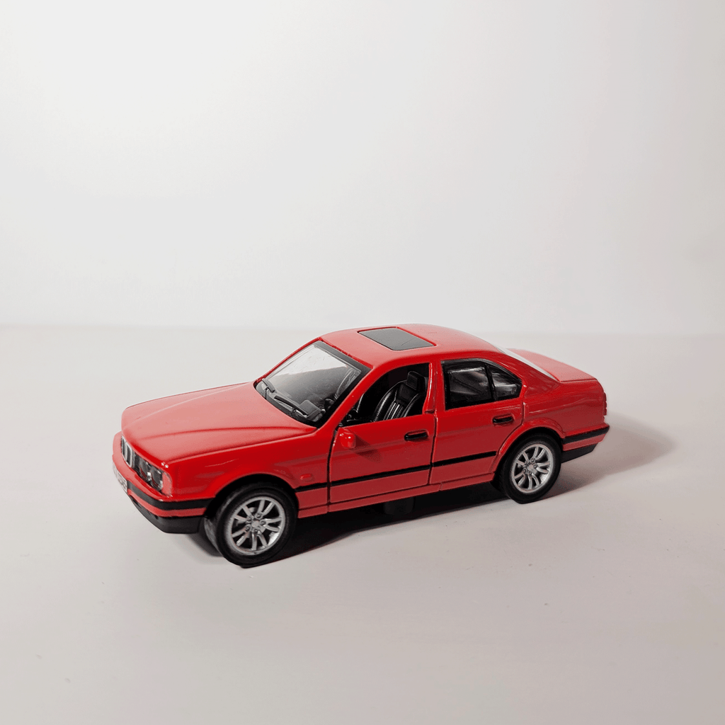 1:36 BMW M5 E34 Red