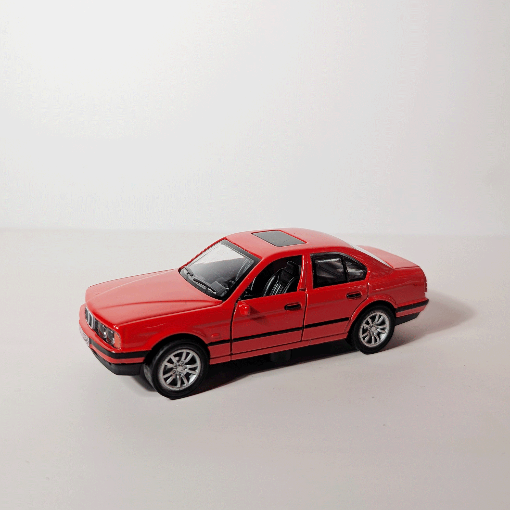 1:36 BMW M5 E34 Red
