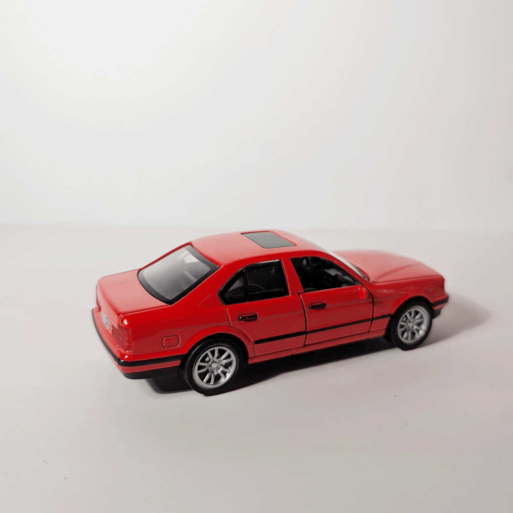 1:36 BMW M5 E34 Red