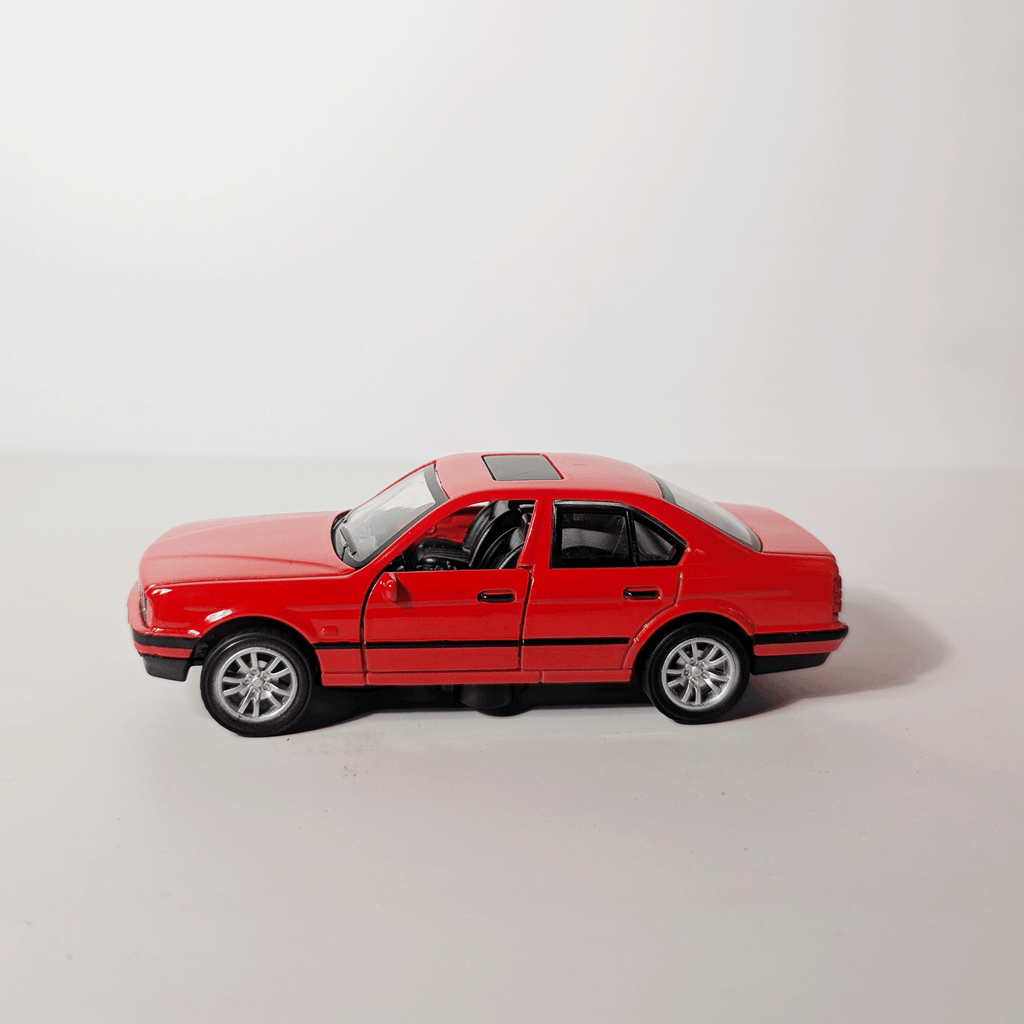 1:36 BMW M5 E34 Red