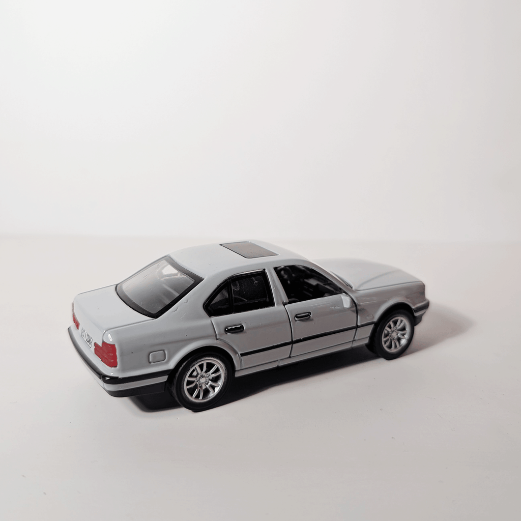 1:36 BMW M5 E34 Grey