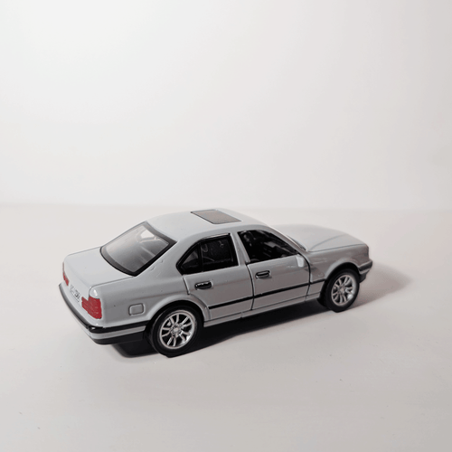 1:36 BMW M5 E34 Grey