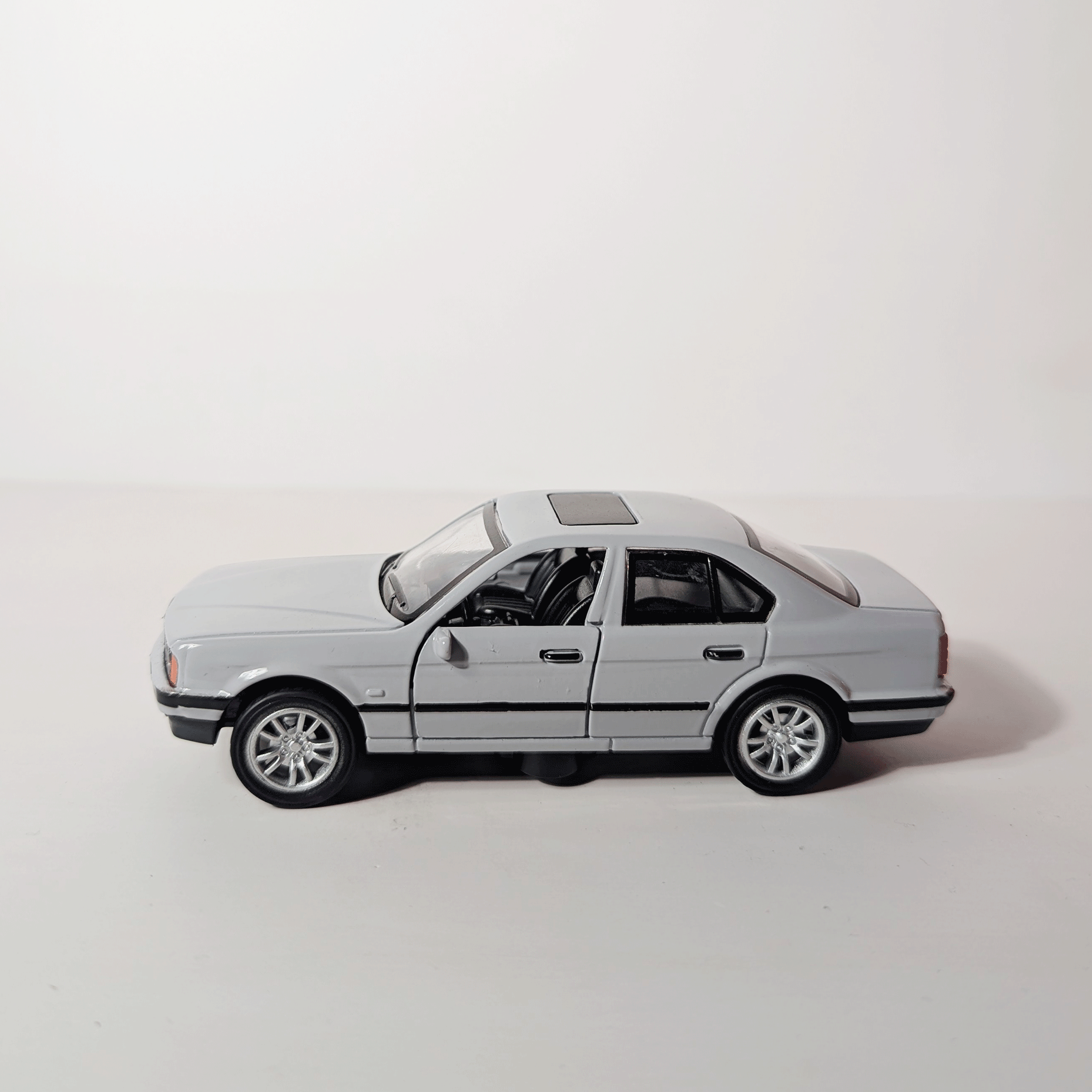 1:36 BMW M5 E34 Grey