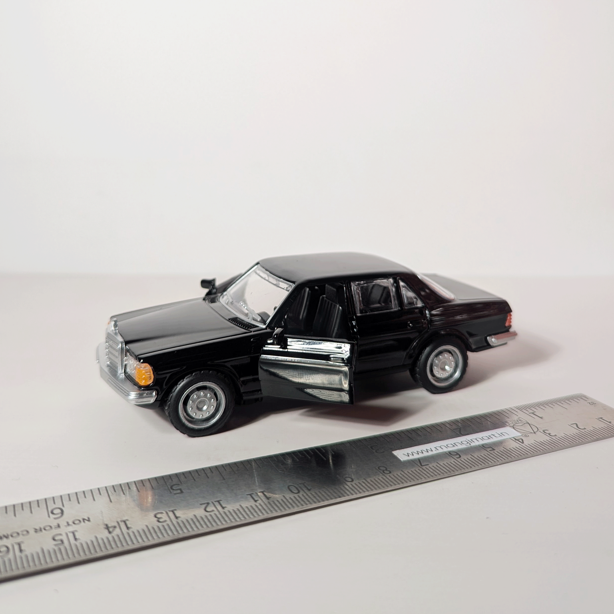 1:36 Benz E- class Vintage Black