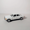 1:36 Benz E- class Vintage White