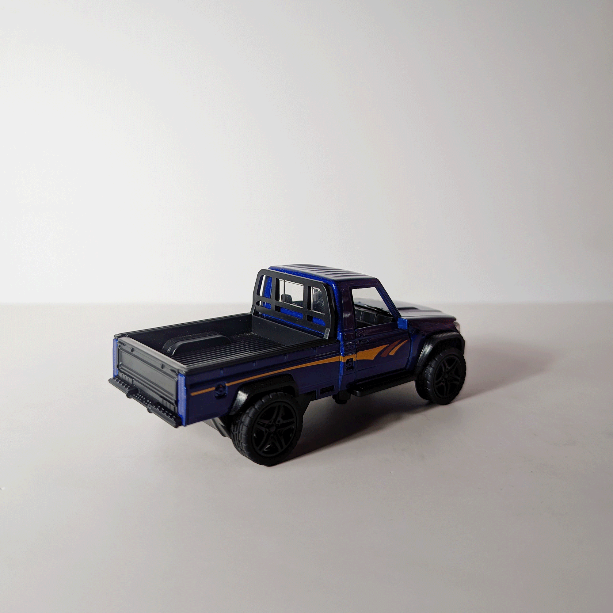 1:36 Hilux Old Model Blue