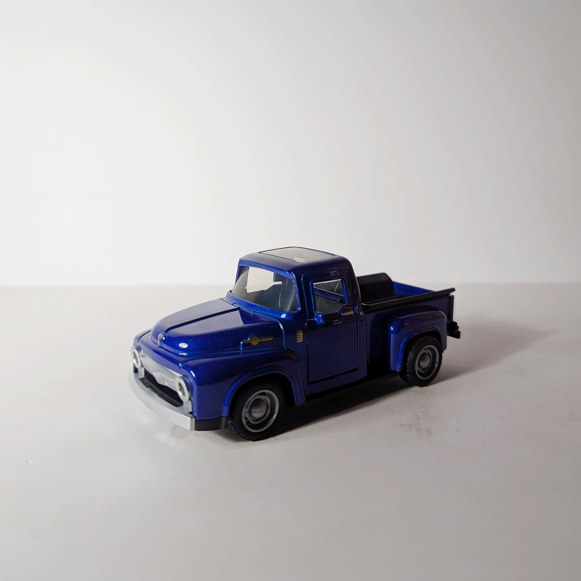 1:36 Classic Pickup Blue