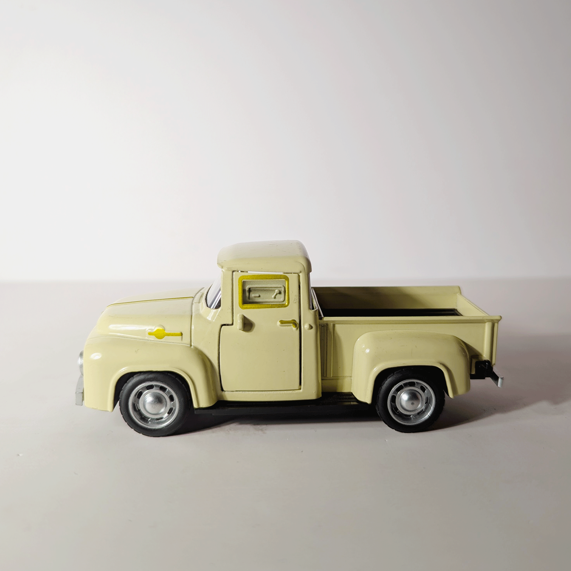 1:36 Classic Pickup Cream