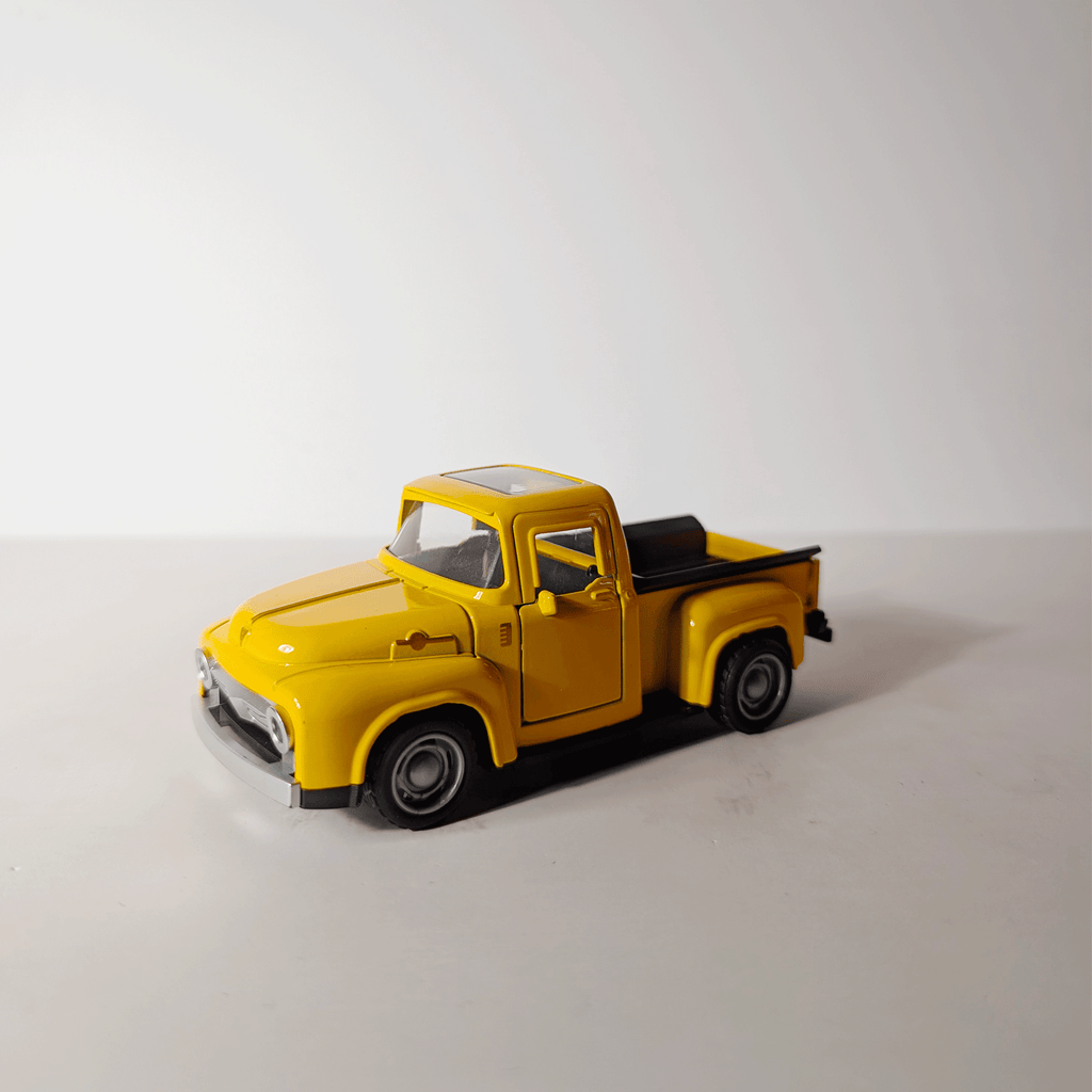 1:36 Classic Pickup Yellow