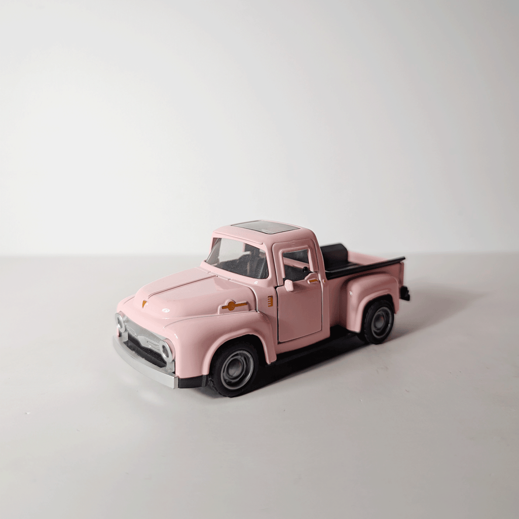 1:36 Classic Pickup Pink Small