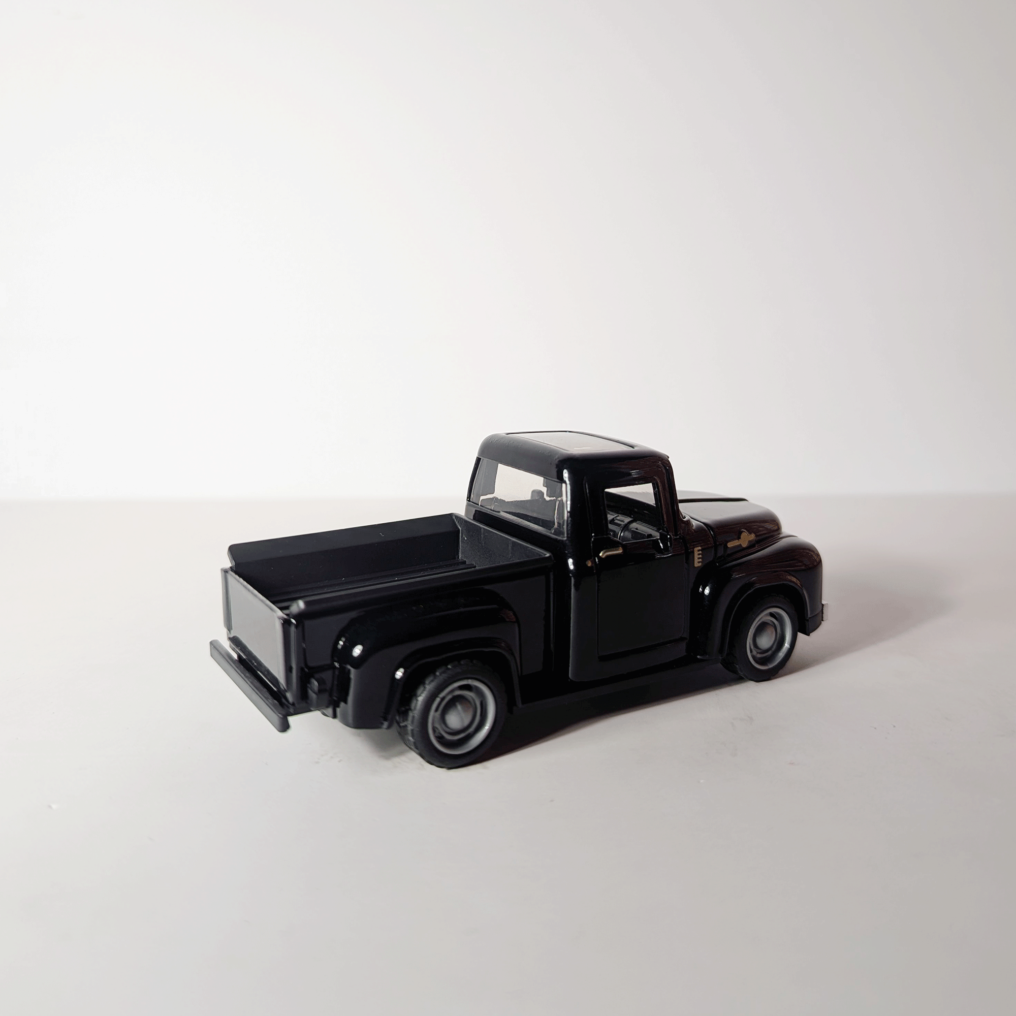 1:36 Classic Pickup Black