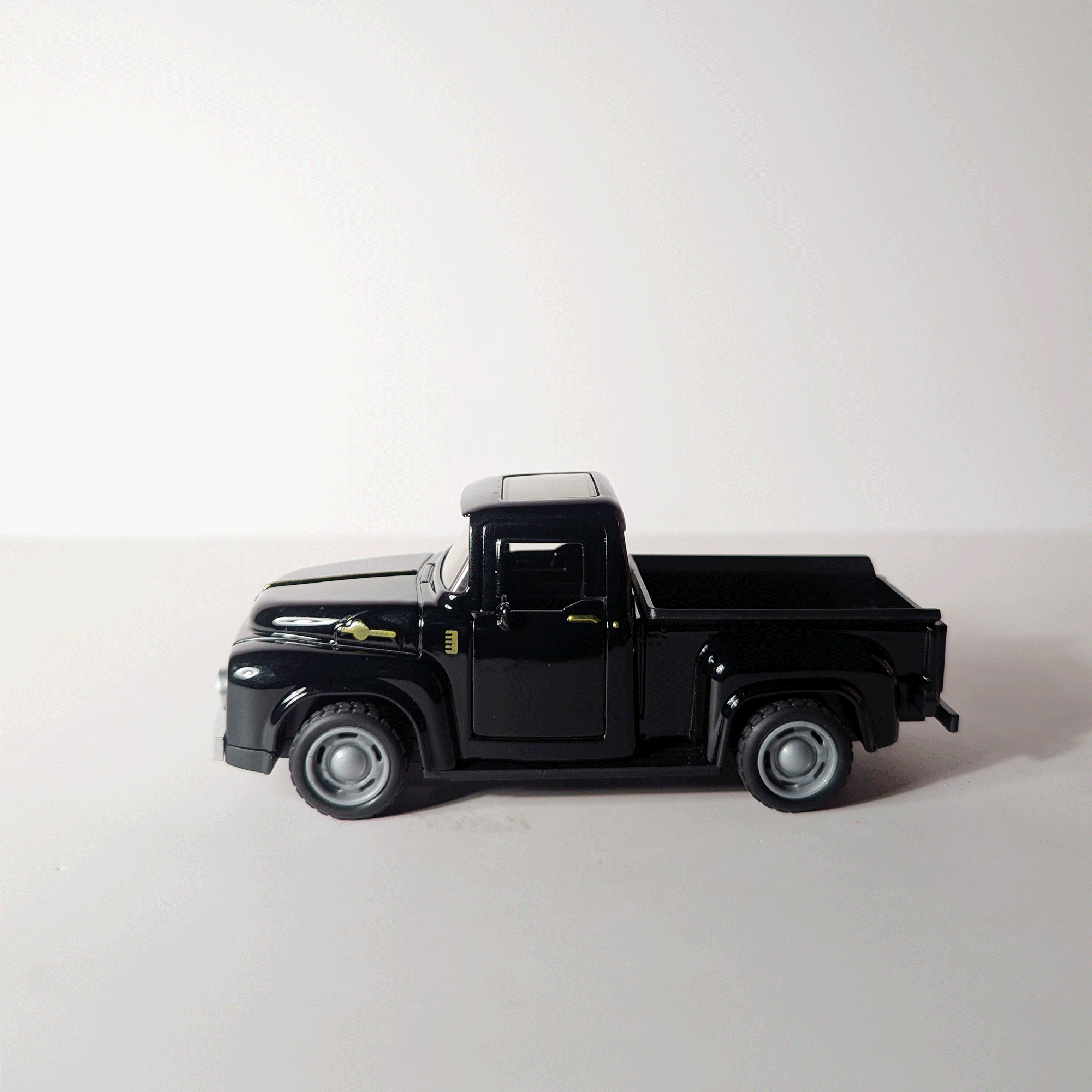 1:36 Classic Pickup Black