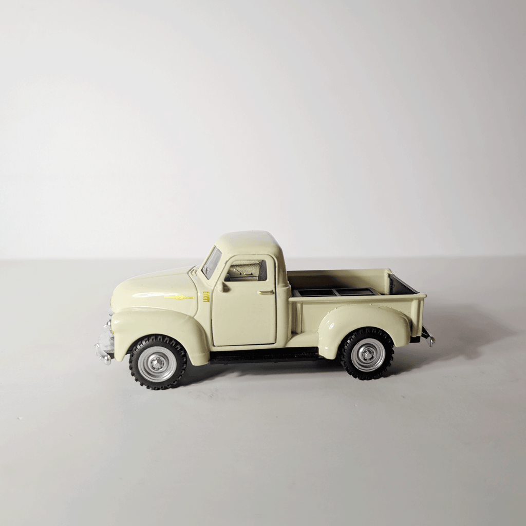 1:43Classic Retro Pickup Cream