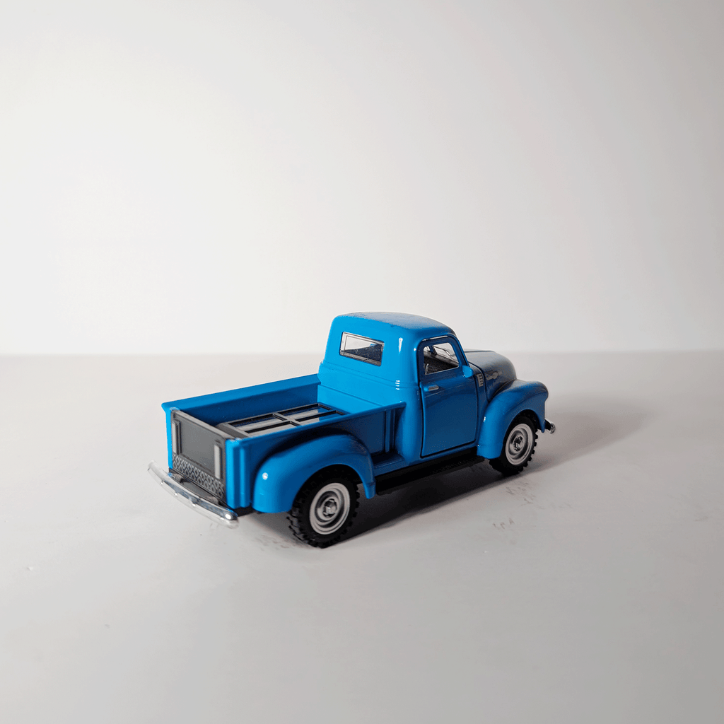 1:43Classic Retro Pickup Blue